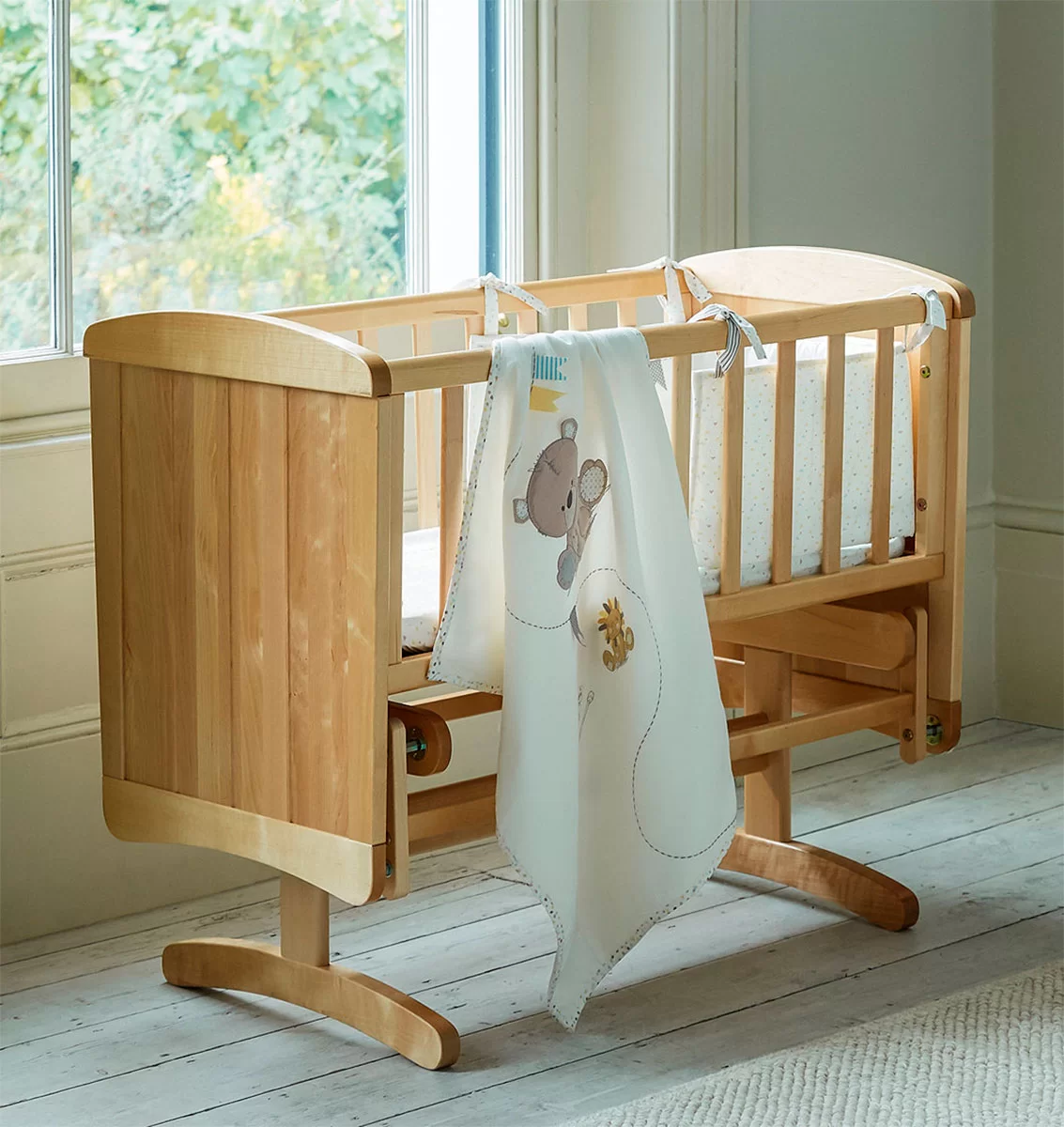 Колыбель с маятниковым механизмом Mothercare Deluxe